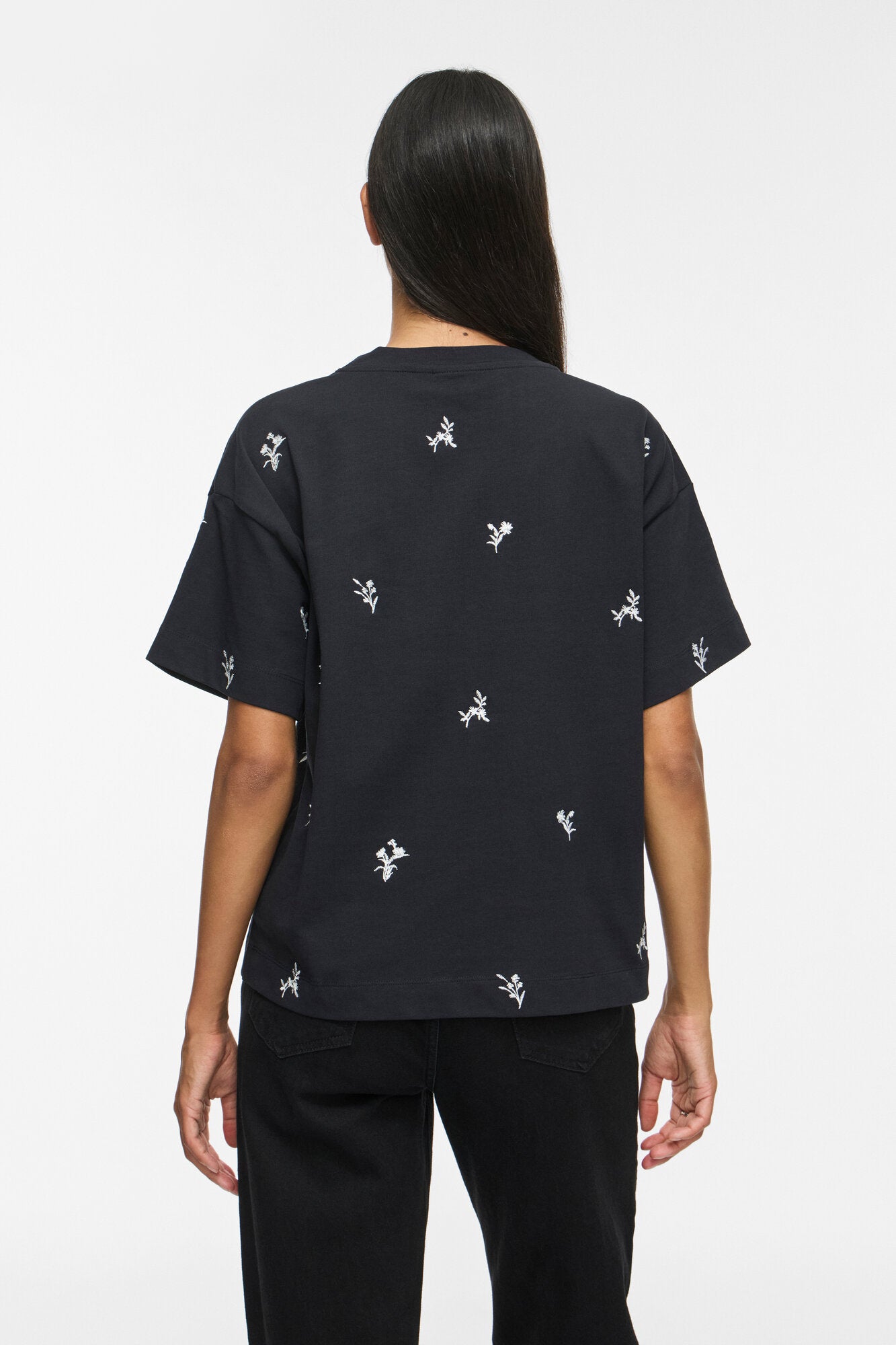Vimonie Flower Emb t-shirt - Black Beauty